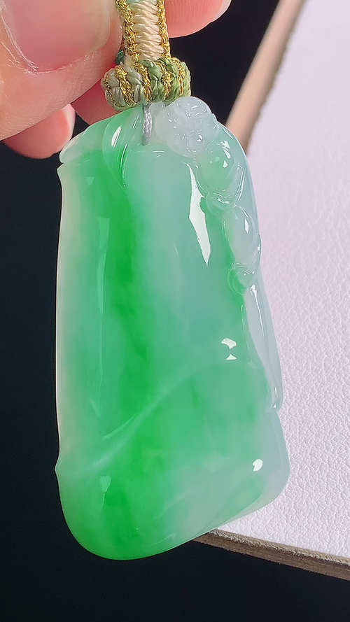 ️阳绿竹节，无裂，尺寸:45.6-25.0-7.1mm 15