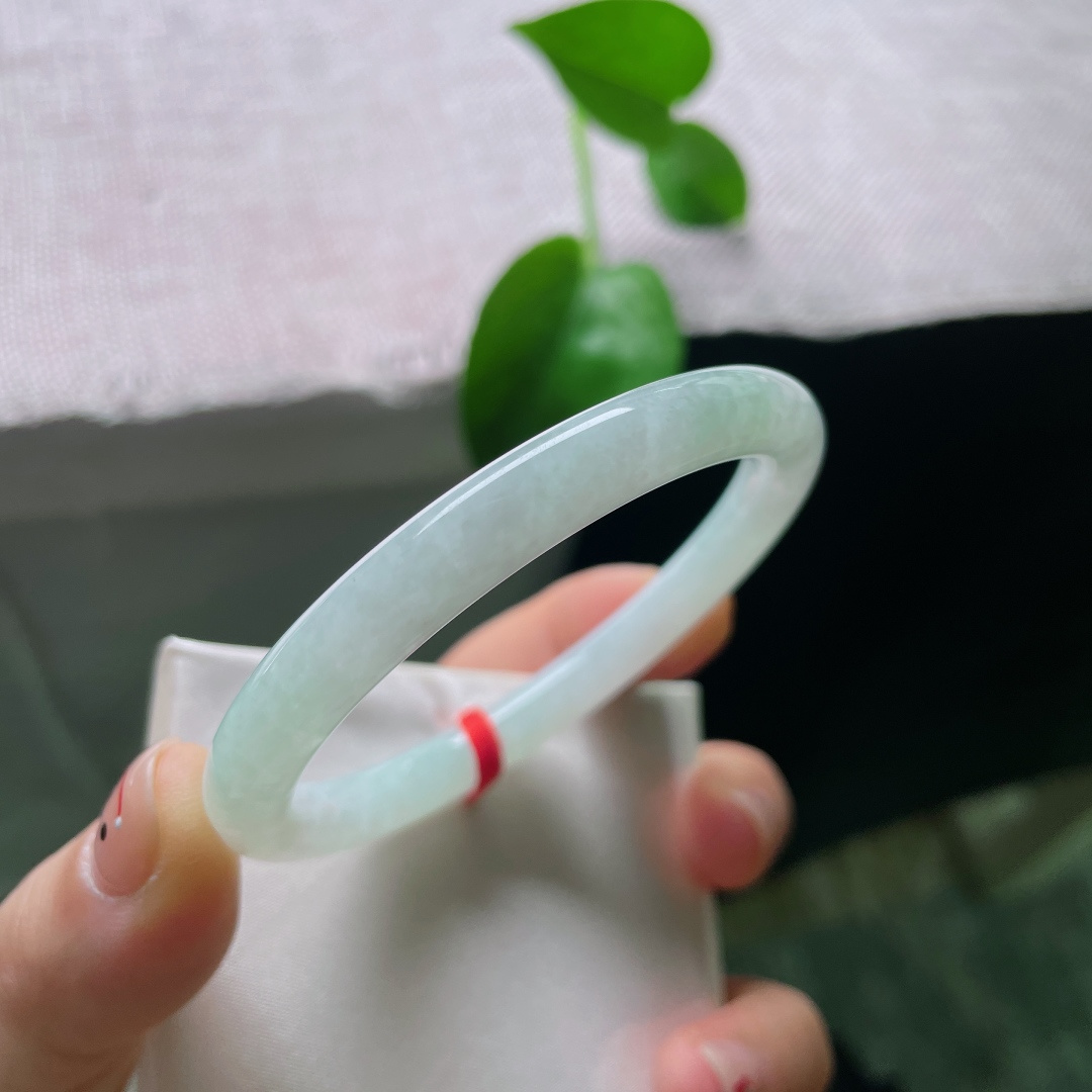 54.3/7.6果绿美人条，水润，细腻，秀丽倾心，简约，无裂，ss54784a