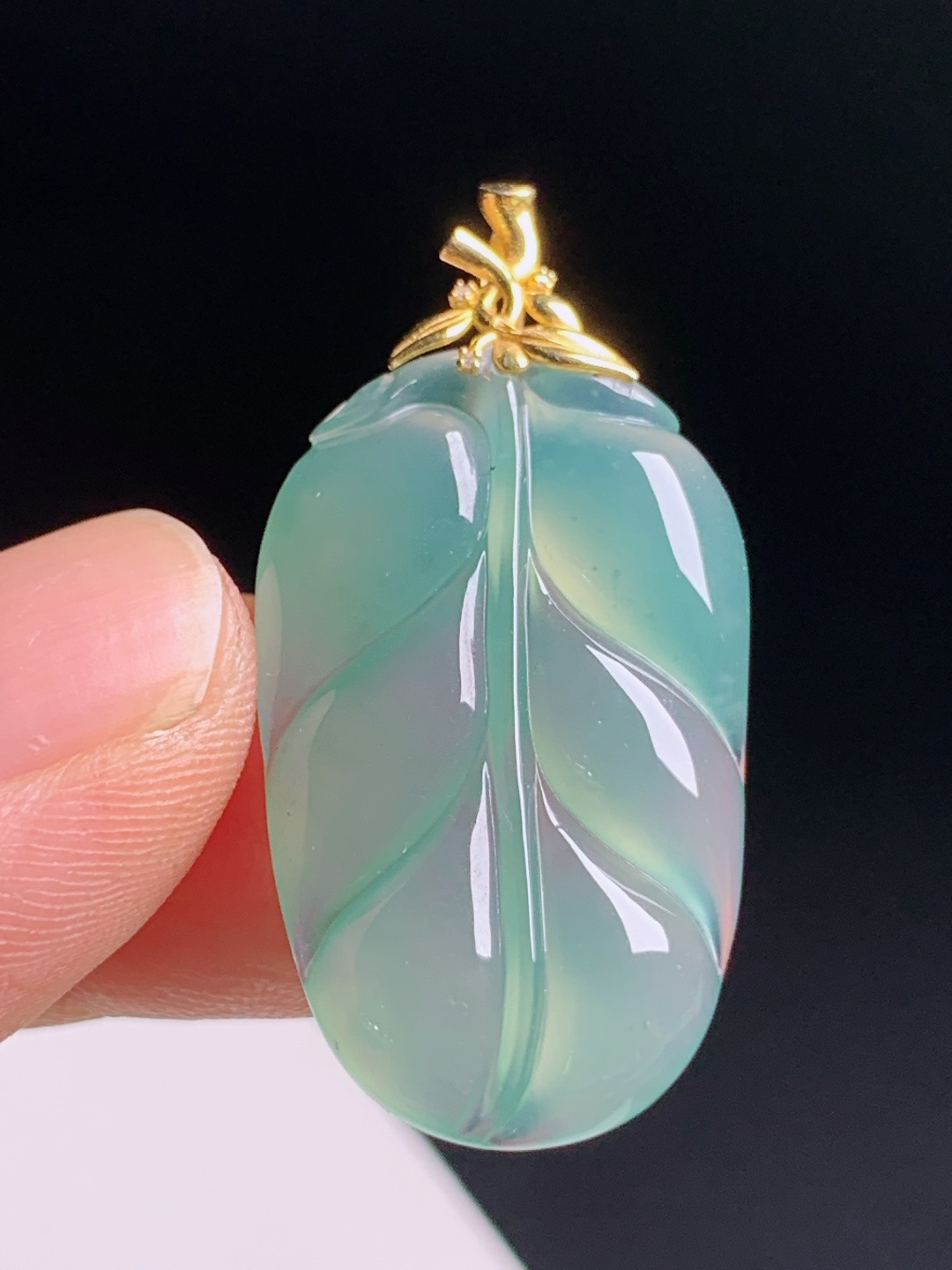 晴水树叶吊坠，胶感十足底色清爽，金枝玉叶温婉显气质