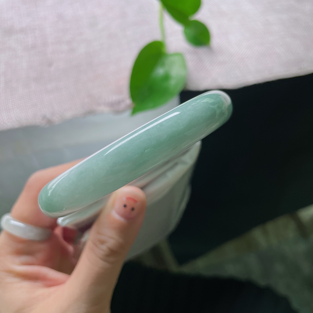 62.8/12/7.8，淡蓝底正圈，大圈口，水头好，种老，肉质细腻干净，无裂，ss55008a