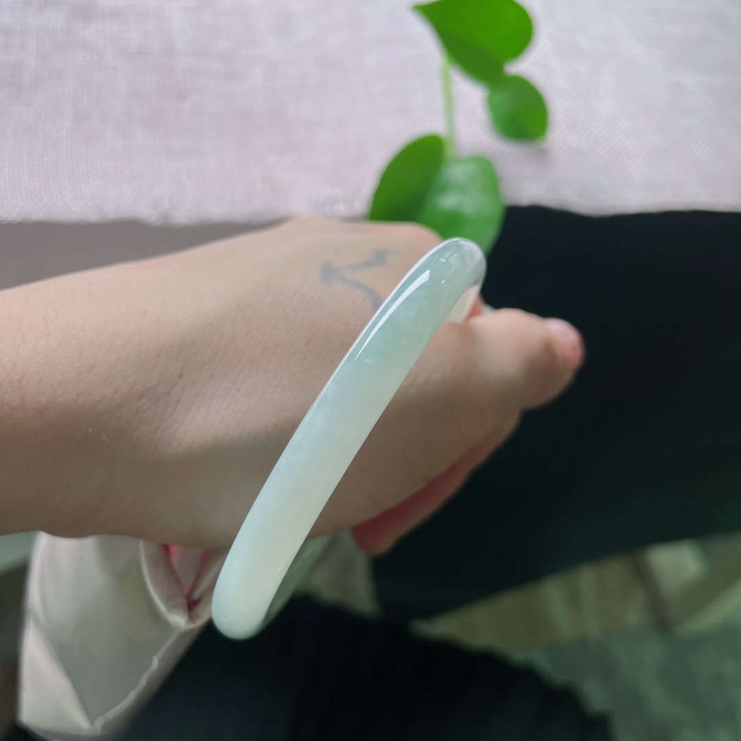 54.3/7.6果绿美人条，水润，细腻，秀丽倾心，简约，无裂，ss54784a