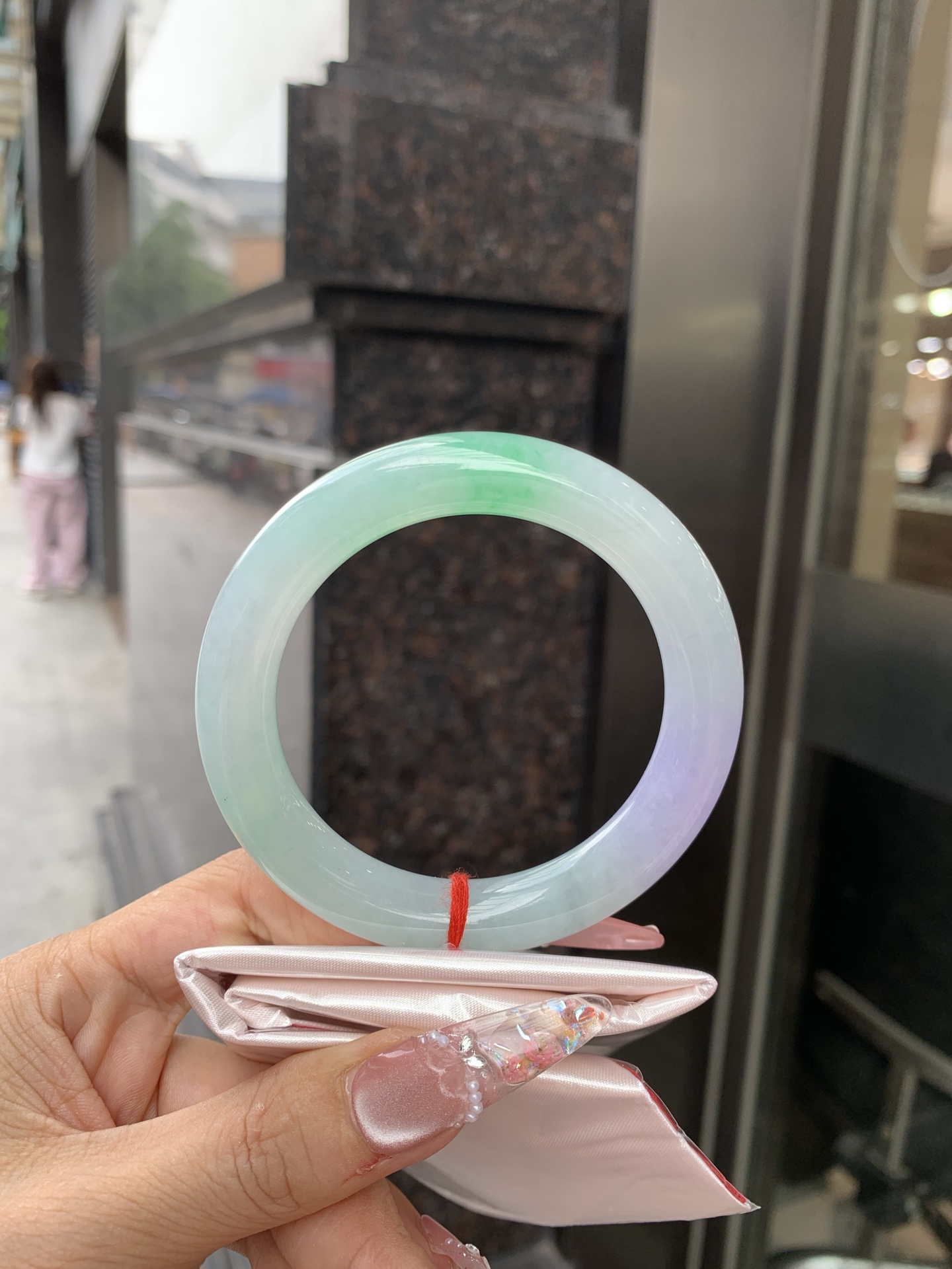 春彩圆条 56.2-10.6-10.7 0619-N1038 打灯棉线，底妆水润，阳绿花色碰上梦幻般