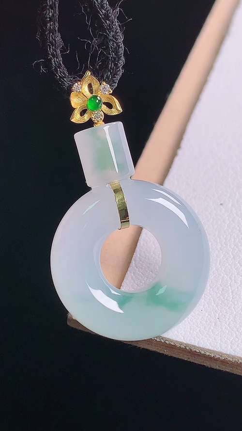 ️18K冰飘花平安扣吊坠，无裂，尺寸:32.2-18.9-6.8mm 15