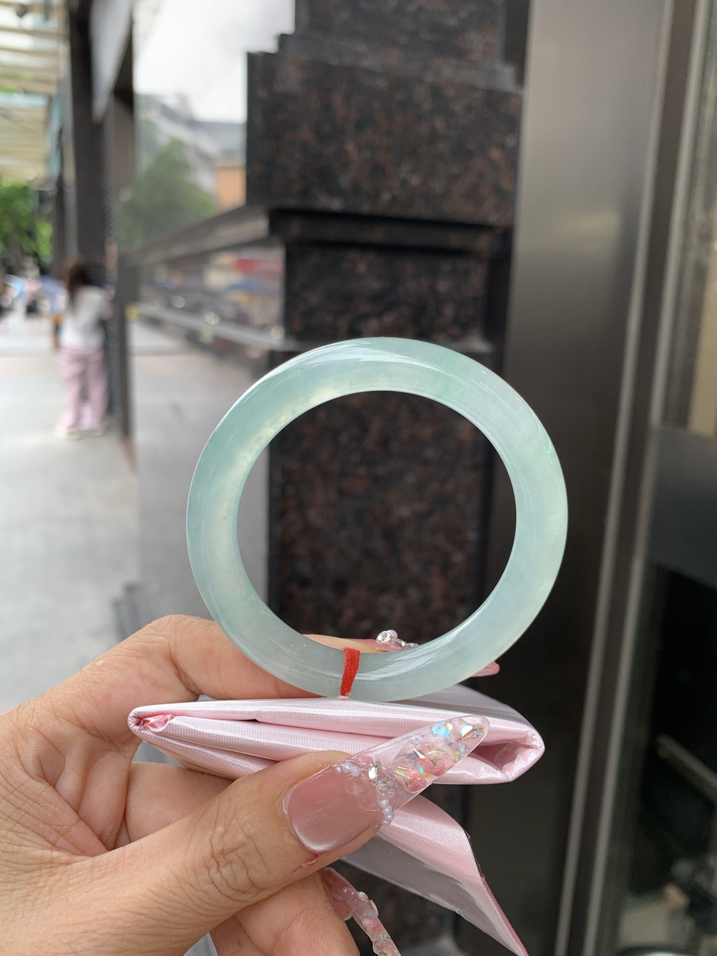 冰晴绿美人条 52.3-8.8-8.3 0619-N1035 打灯细纹，底妆胶润，满圈淡雅晴绿，像初