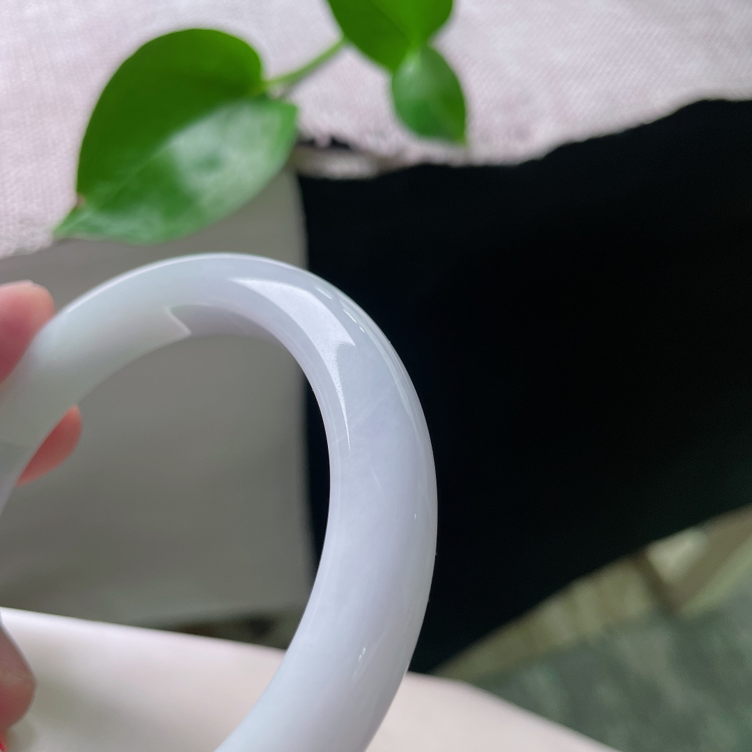 56.6/10.4/8.8 春彩正圈，细腻，优雅，淡紫为底，翠色点缀，上手显贵气，ss54843a