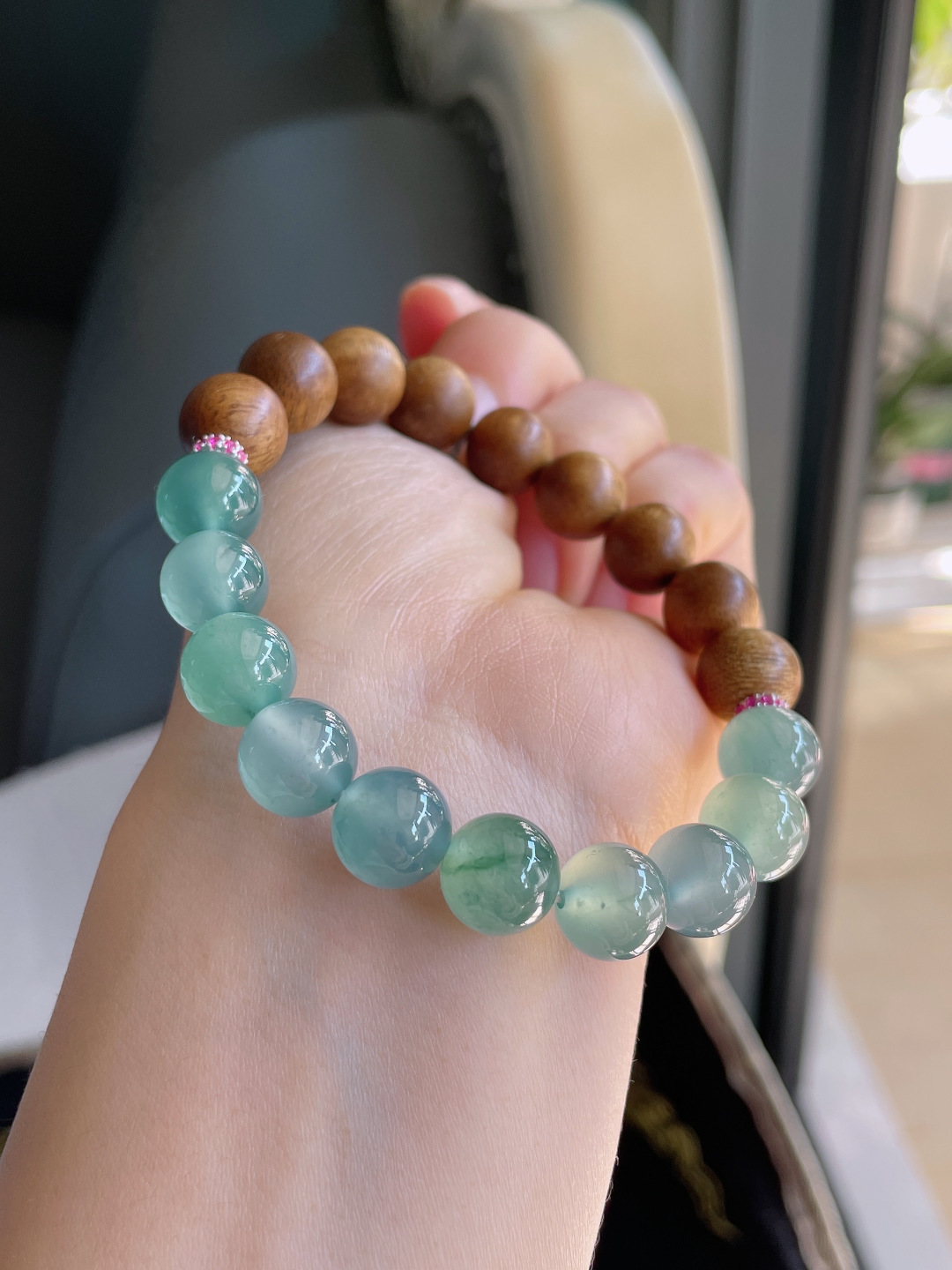 天然翡翠A货，冰多宝搭配沉香木手串，尺寸：10mm。【编3863】