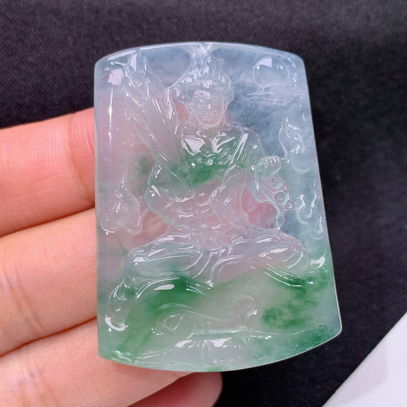 冰飘花不动明王，厚装种老，冰润细腻，种水足，Yc2 尺寸45.7*34.5*5
