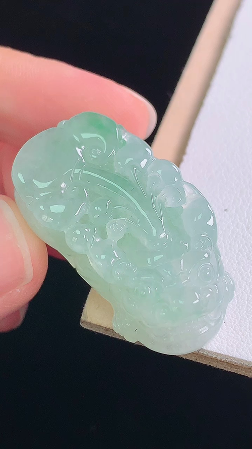️冰飘绿貔貅，无裂，尺寸:34.8-18.0-13.0mm 18