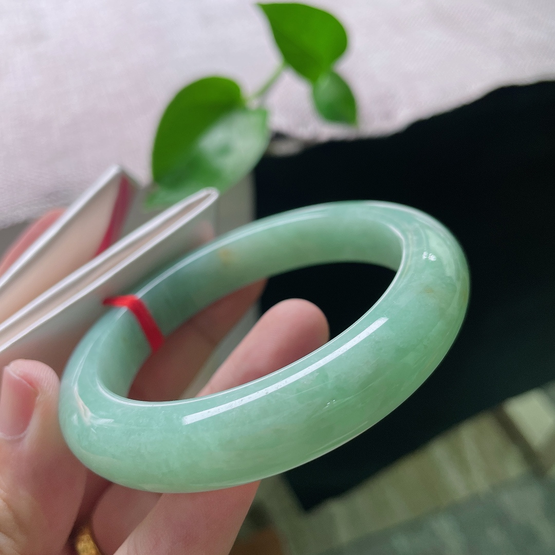 57.6/12.2/9.1，绿底正圈，满色匀称，版型厚装，上手端庄大气，洒金，皮纹，ss53772a