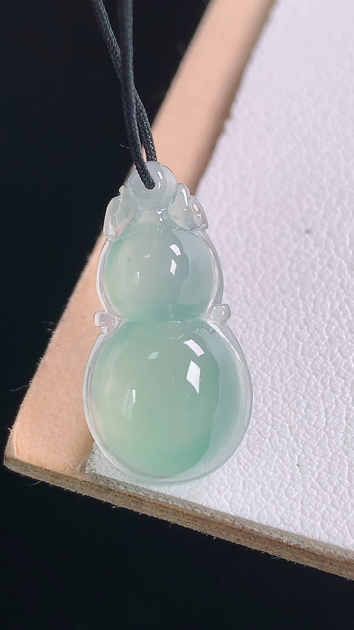 ️冰种葫芦，无裂，尺寸:19.9-10.5-5.7mm 18