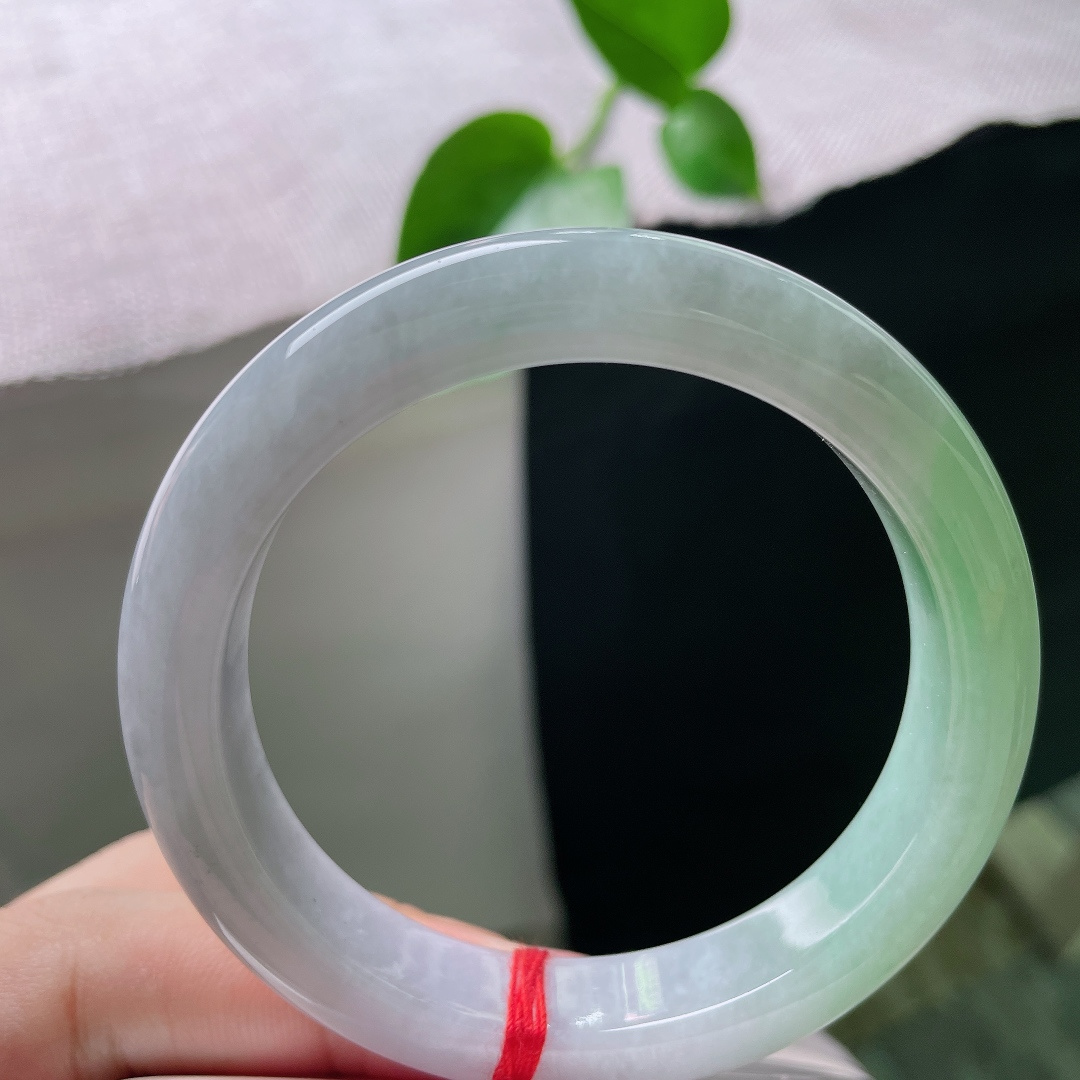 55/11.6/8.6绿底正圈，水润细腻，半山水有相逢，清新简约，无裂，ss54944a