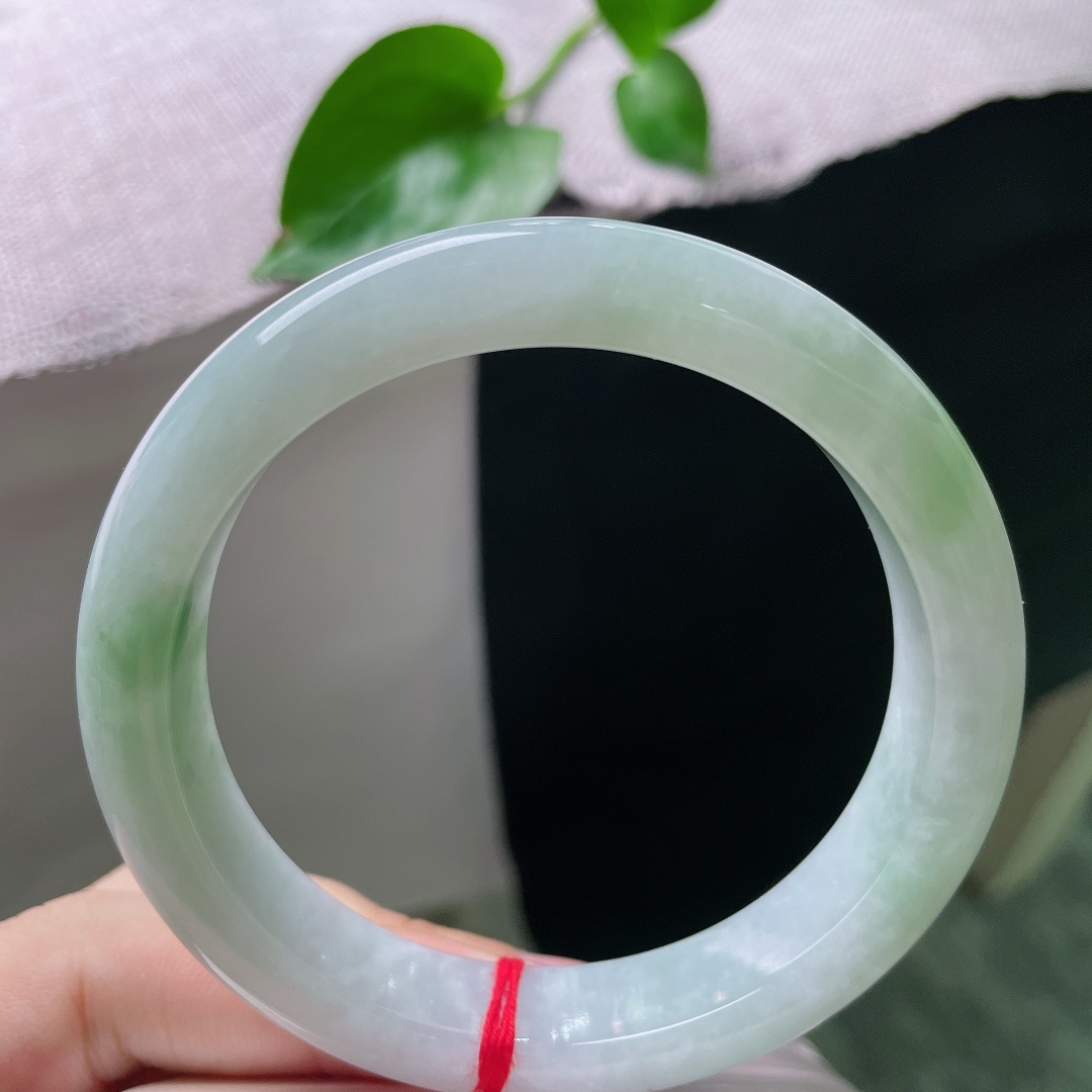 60.7/12.6/8.5飘绿正圈，水润细腻，悠悠的云里有淡淡的诗，贵气，皮线，ss54785a