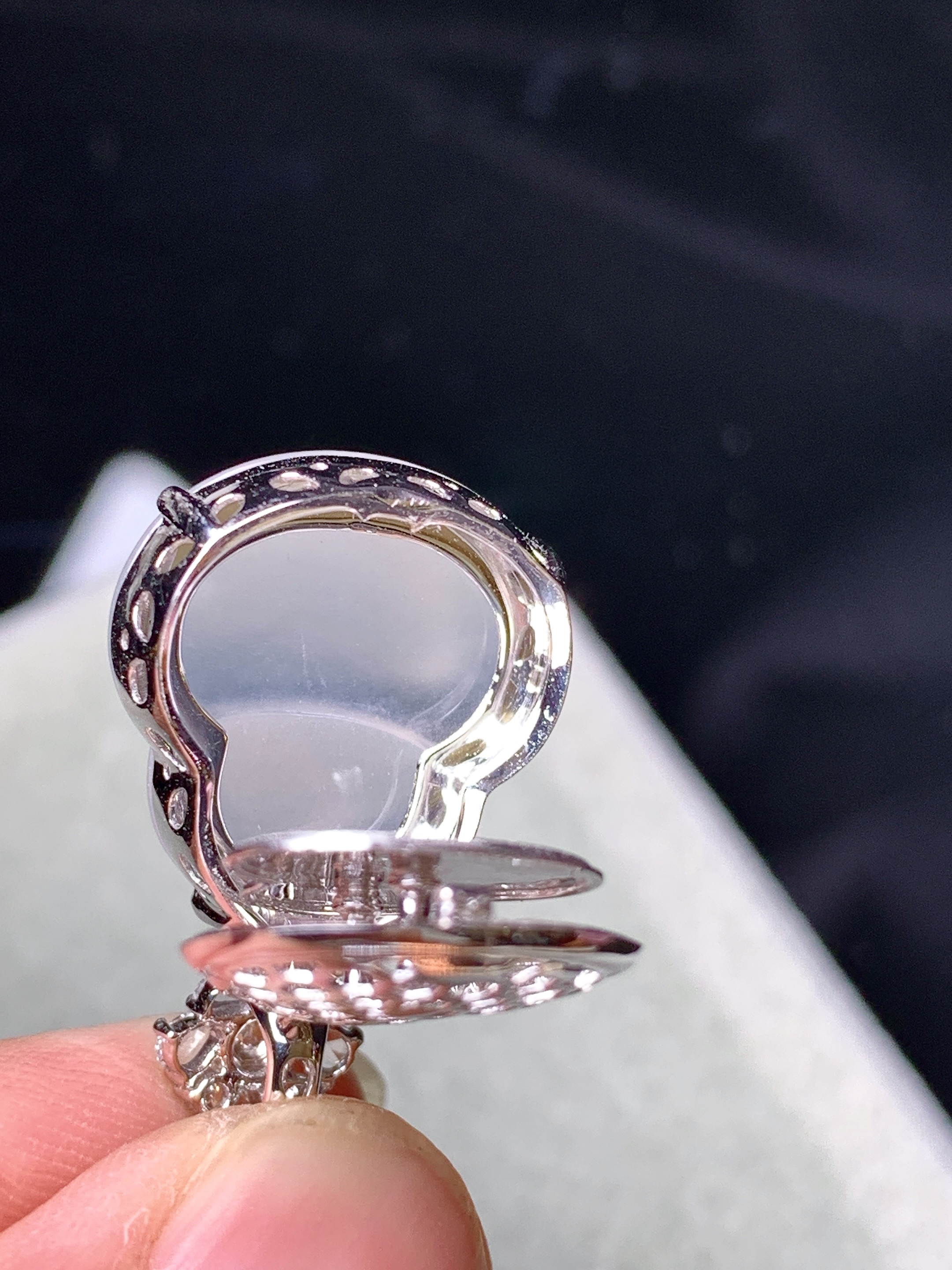 18k金钻镶嵌冰种葫芦吊坠 玉质细腻 色泽艳丽清新 整体尺寸23.8*15*8.8 x4