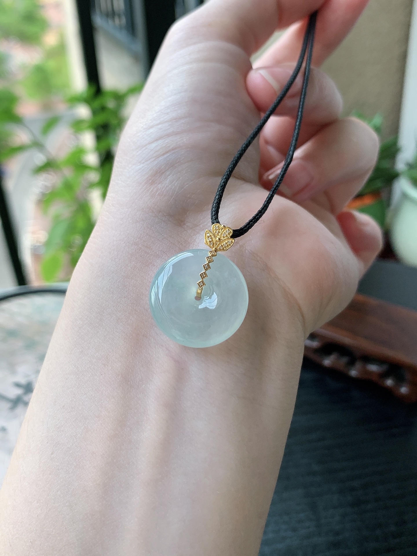 18k金镶嵌老坑冰种胶感白月光平安扣吊坠 裸石尺寸:20-5.8mm
