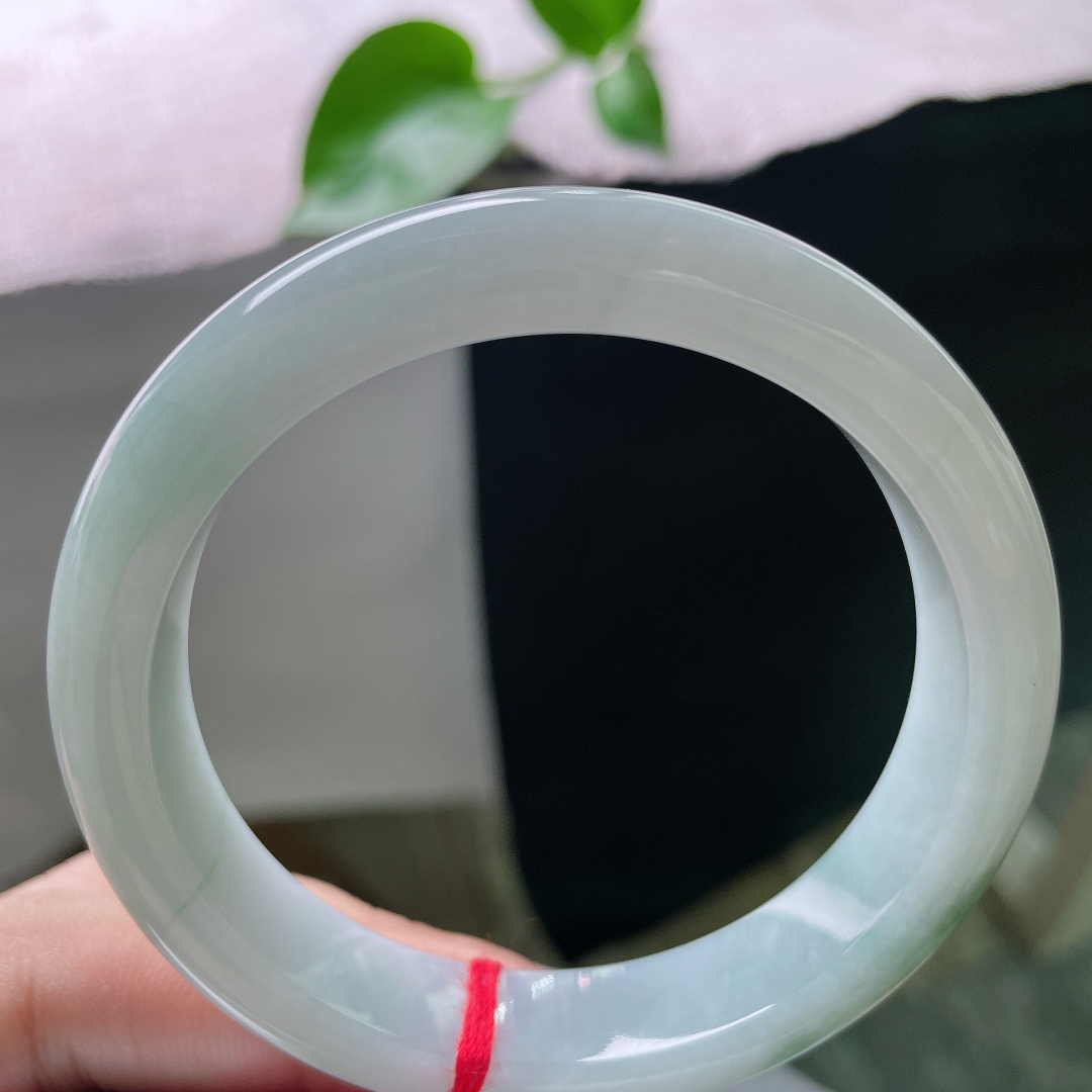 55.9/11.8/8.2，绿底正圈，一抹深色增添几分韵味，简约不简单，无裂，ss54957a