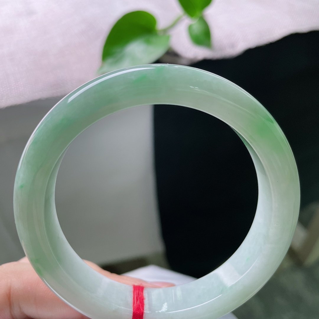 57.8/12.8/8.7飘绿正圈，水润细腻，温婉可人，优雅大方，晶体纹，ss53568a