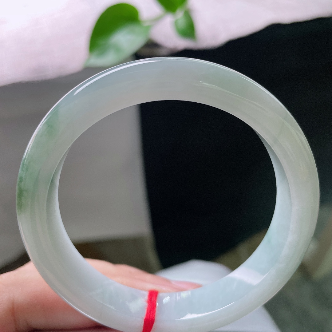 55.9/11.8/8.2，绿底正圈，一抹深色增添几分韵味，简约不简单，无裂，ss54957a
