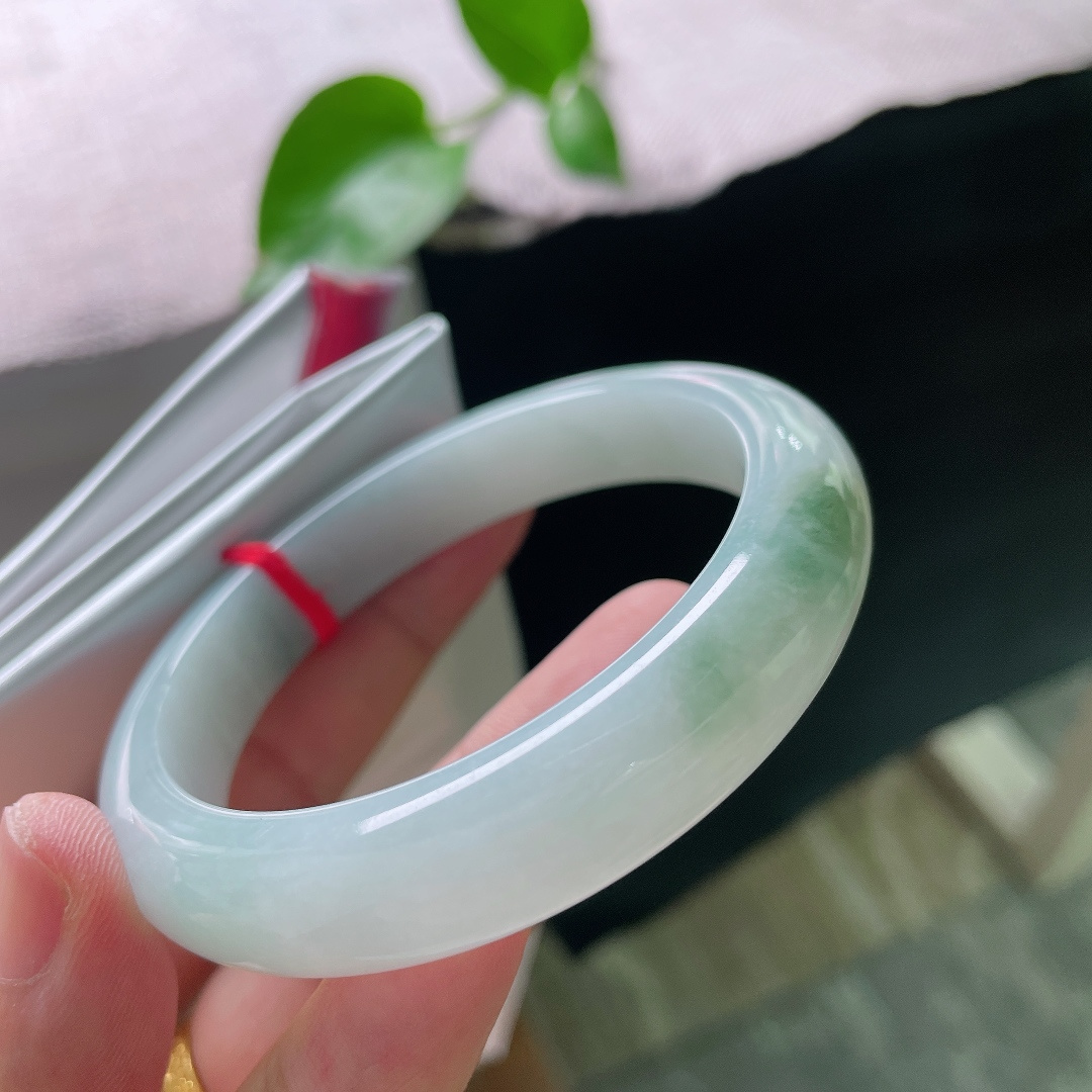 55.9/11.8/8.2，绿底正圈，一抹深色增添几分韵味，简约不简单，无裂，ss54957a