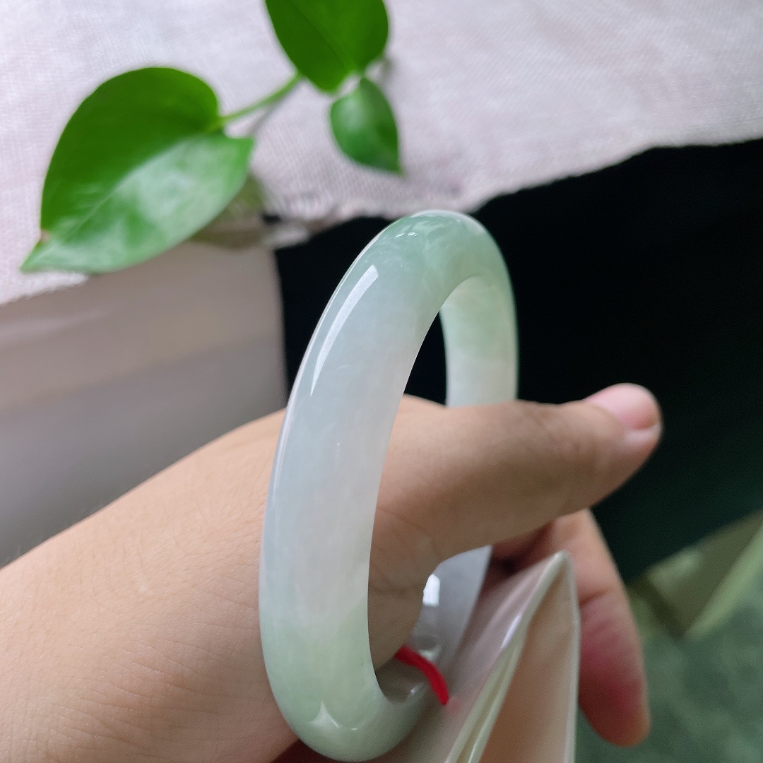 58.7/11.2/8.5绿底正圈，颜色深深浅浅交织在一起，简约不简单，窈窕淑女，无裂，ss51435a