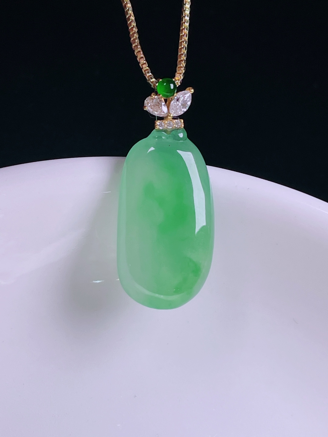 ️冰绿福瓜，老种起光，细底通透，尺寸：26裸石20.6/11/4mm0620