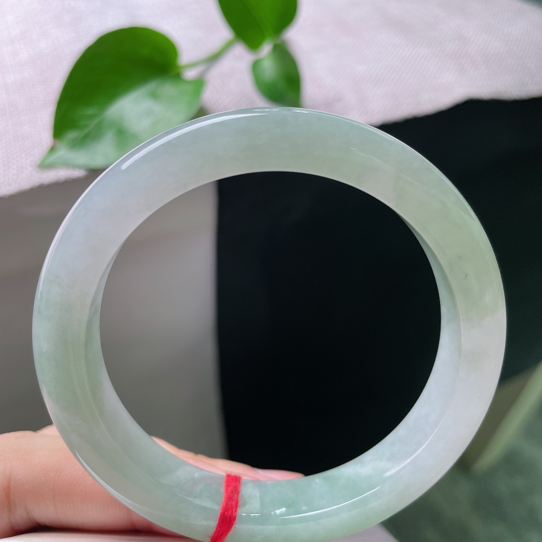 58.7/11.2/8.5绿底正圈，颜色深深浅浅交织在一起，简约不简单，窈窕淑女，无裂，ss51435a