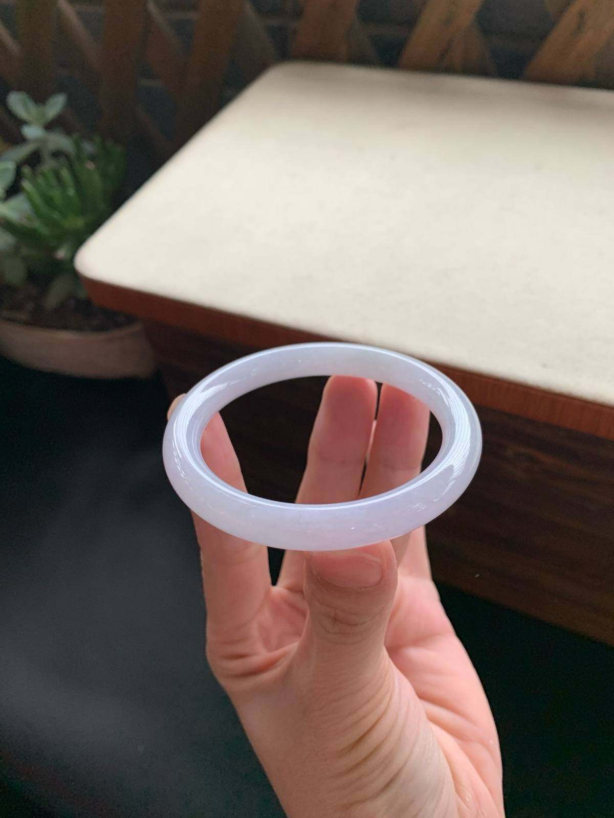 53圈口淡紫圆条手镯