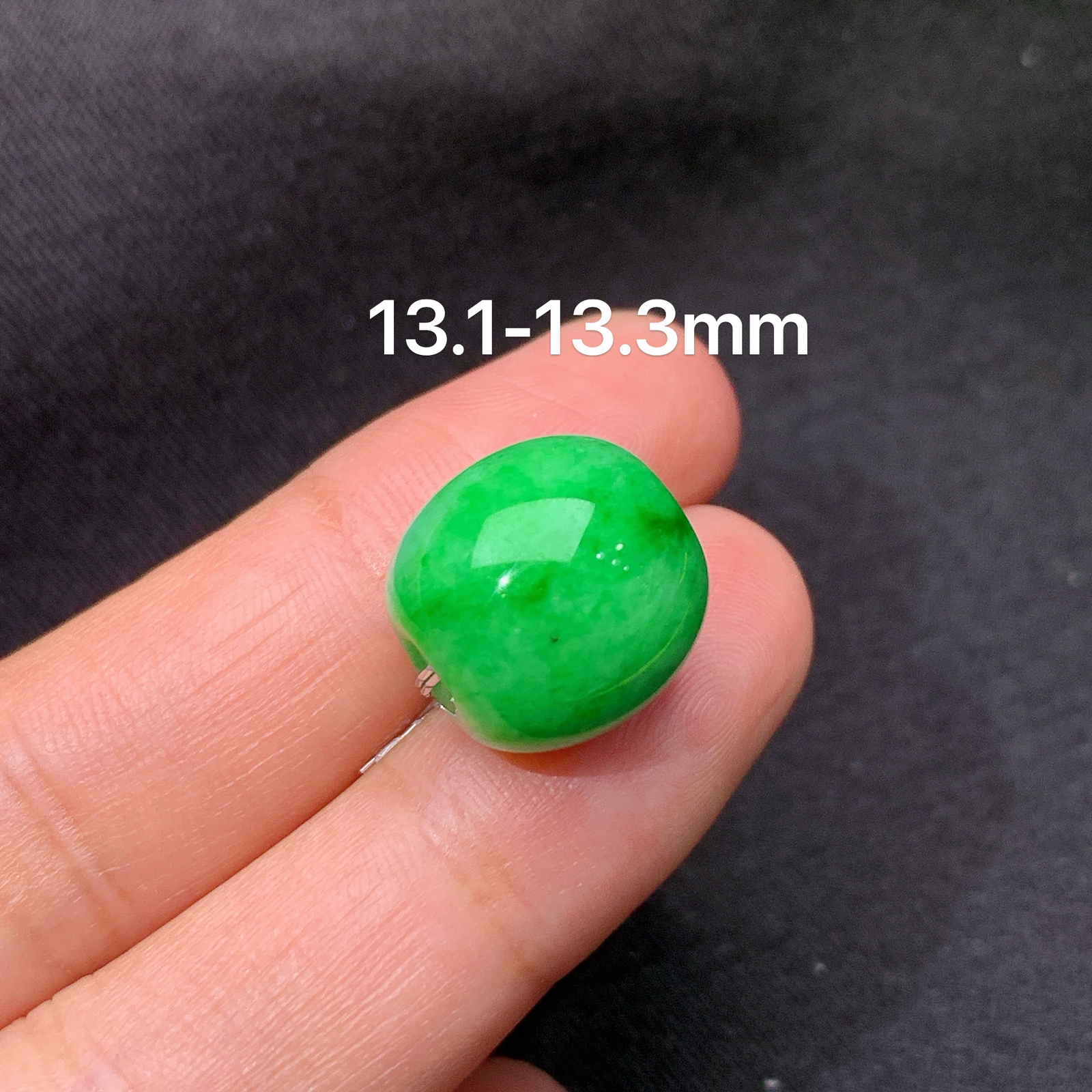 飘绿路路通，镶嵌佳品，冰润细腻，种水足，Qx 尺寸13.1*13.3