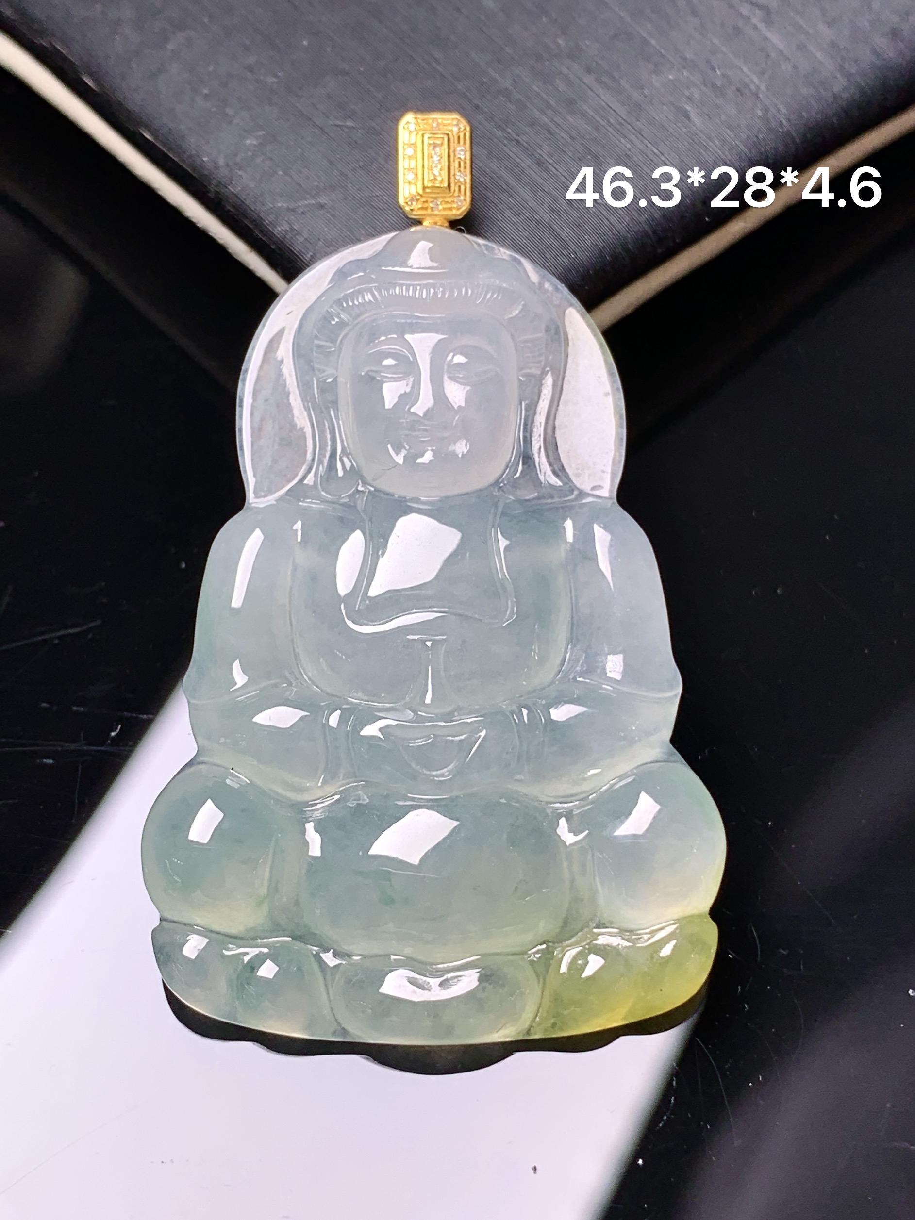 18k金钻镶嵌飘绿观音吊坠 玉质细腻 色泽艳丽清新 整体尺寸46.3*28*4.6 c1