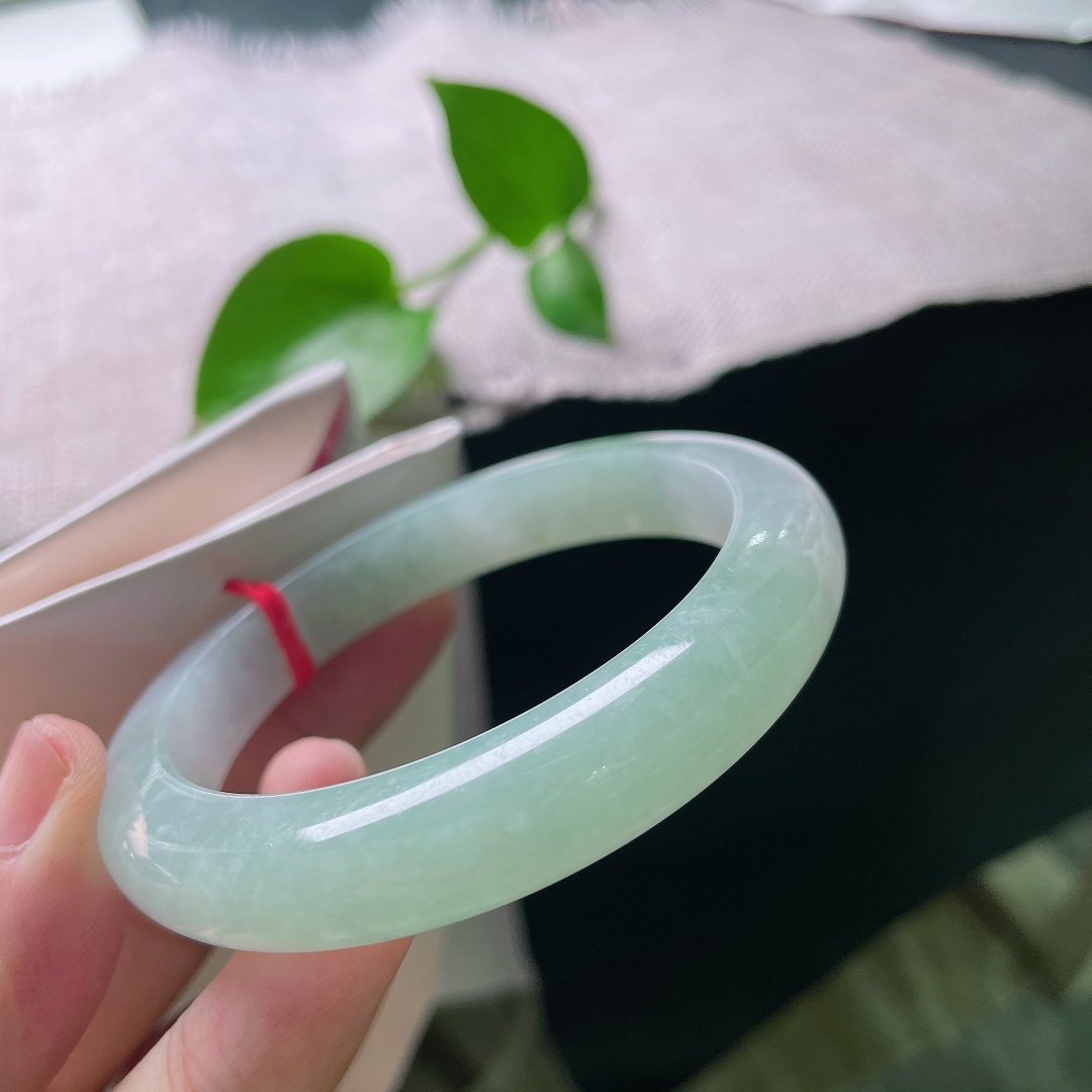 58.7/11.2/8.5绿底正圈，颜色深深浅浅交织在一起，简约不简单，窈窕淑女，无裂，ss51435a