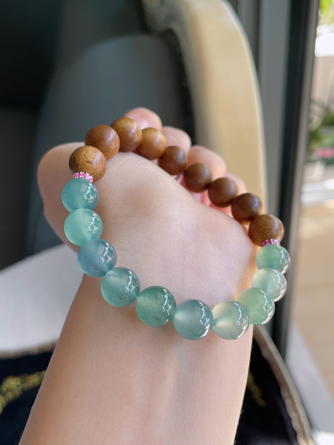 天然翡翠A货，冰多宝搭配沉香木手串，尺寸：10mm。【编3863】