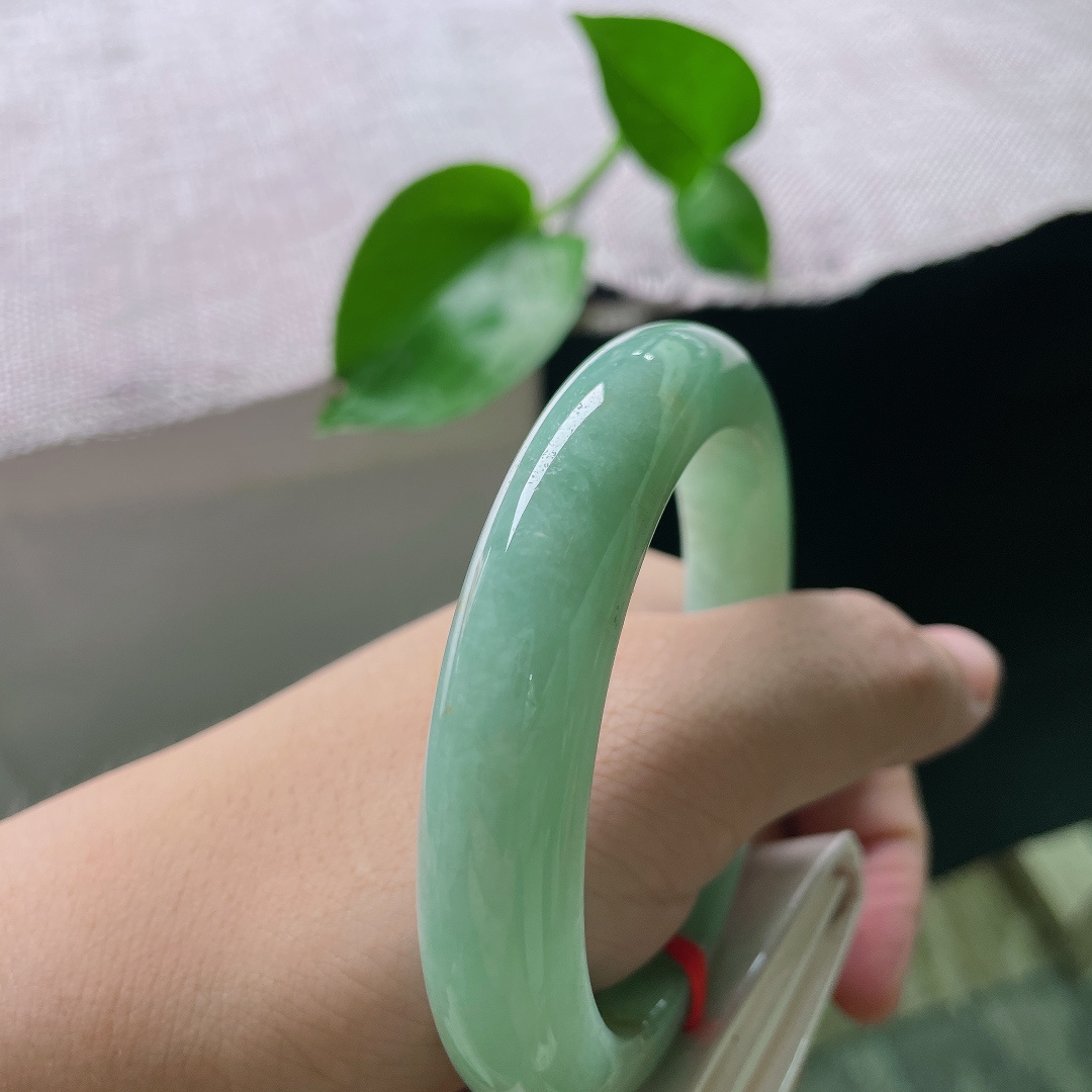 57.6/12.2/9.1，绿底正圈，满色匀称，版型厚装，上手端庄大气，洒金，皮纹，ss53772a
