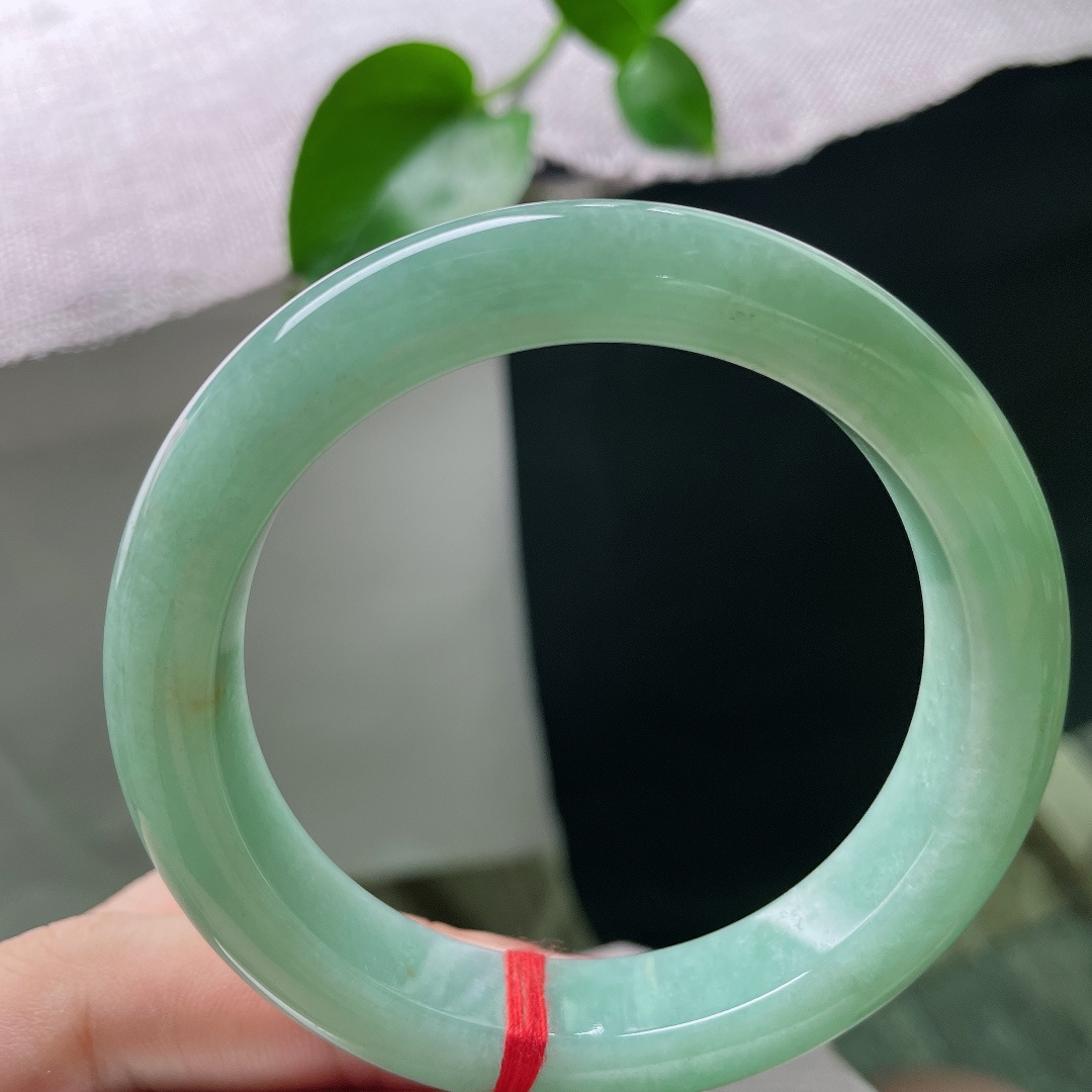 57.6/12.2/9.1，绿底正圈，满色匀称，版型厚装，上手端庄大气，洒金，皮纹，ss53772a