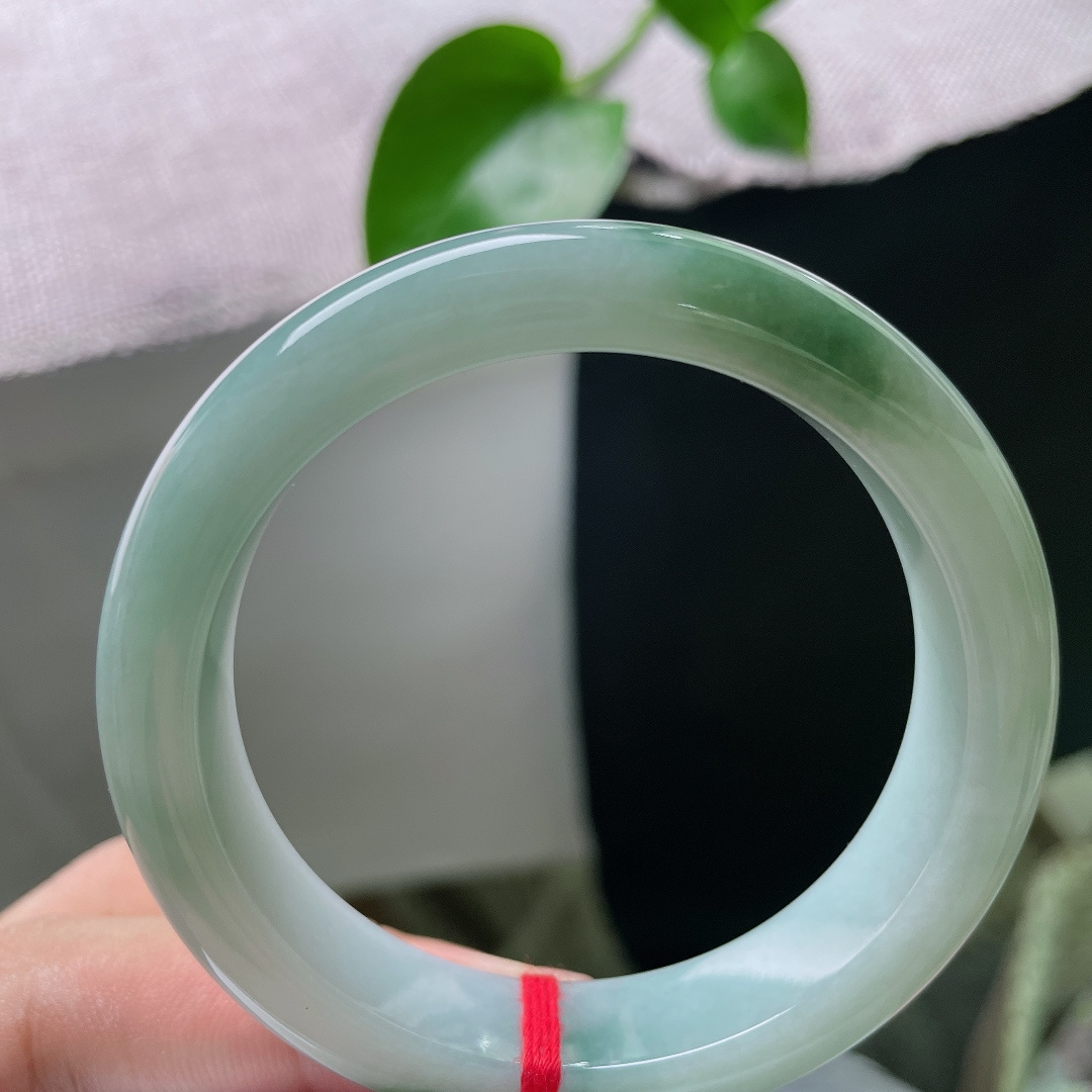 油青正圈，水润细腻，种老，佩戴沉稳内敛，简约百搭，无裂，ss54967a