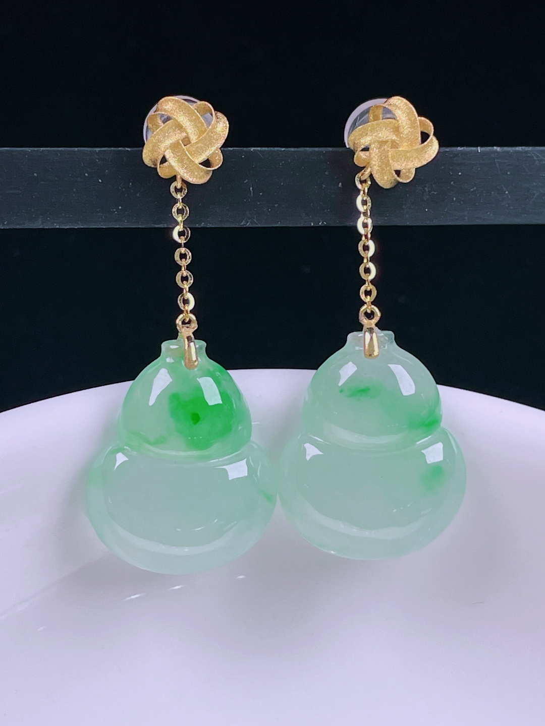 ️冰绿葫芦耳坠，老种起光，细底通透，尺寸：裸石16/13/3.8mm0620