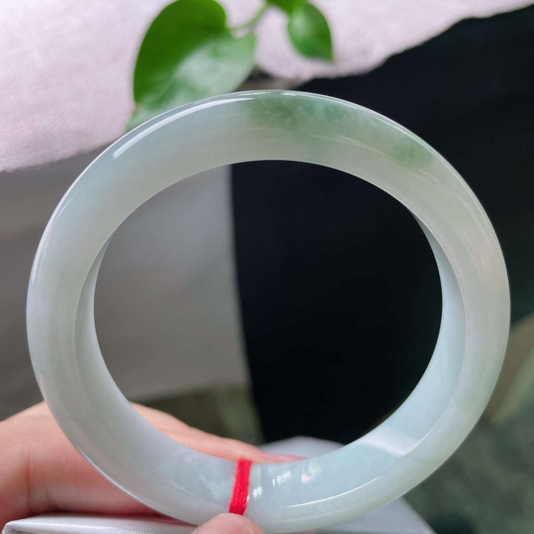 55.9/11.8/8.2，绿底正圈，一抹深色增添几分韵味，简约不简单，无裂，ss54957a