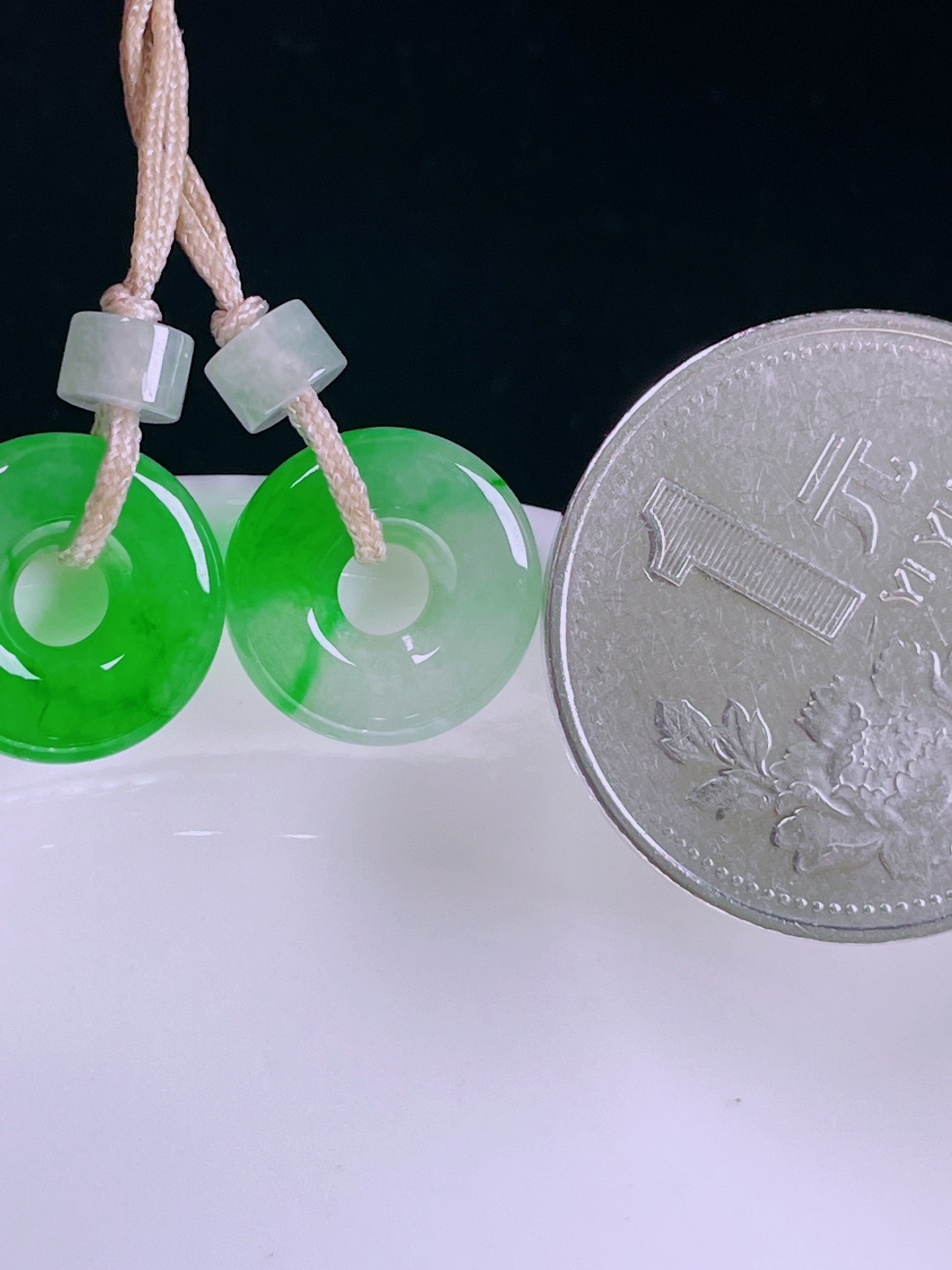 ️冰绿耳坠，老种起光，细底通透，尺寸：12.9/3.2mm0620