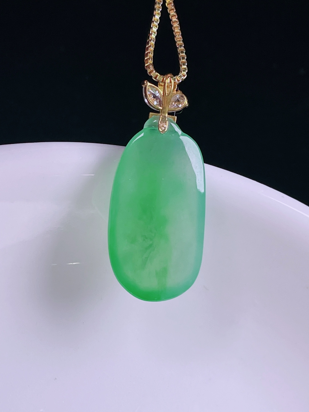 ️冰绿福瓜，老种起光，细底通透，尺寸：26裸石20.6/11/4mm0620