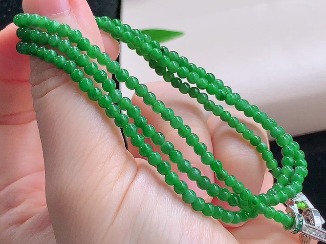 ️ 满绿珠链，尺寸取一3.0mm，包A附证书