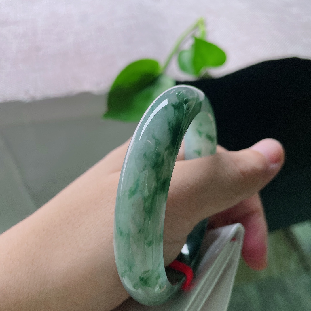 57.1/13.5/8.1，飘花正圈，水润，细腻，优雅，甜美，大气，有棉线，ss55173a