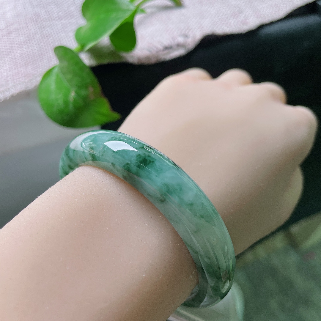 飘花正圈，水润细腻，繁花似锦觅安宁，贵气，典雅，无裂，ss51332a