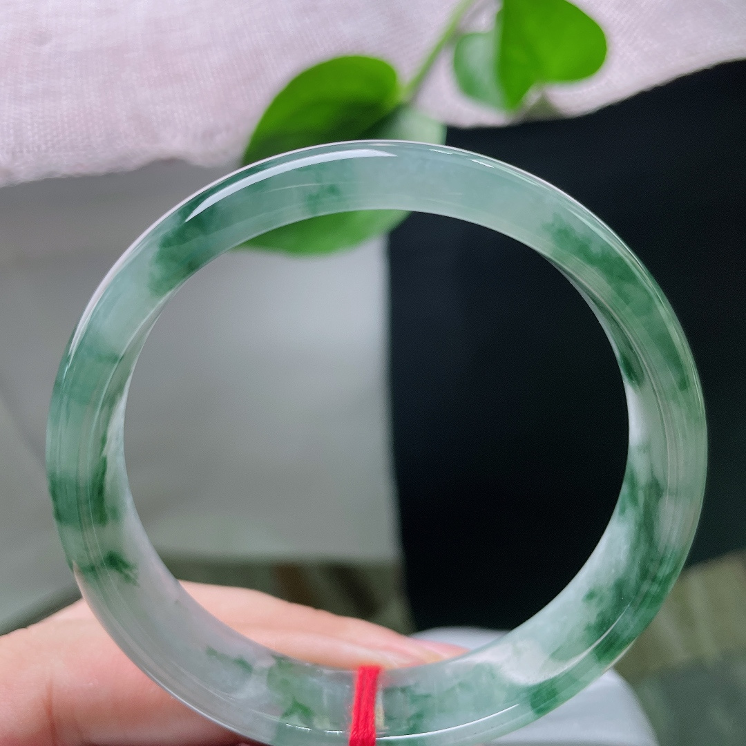 58.7/13.1/5.8，飘花正圈，水润，冰感好，贵气，优雅，灵动雅致，无裂，ss55177a