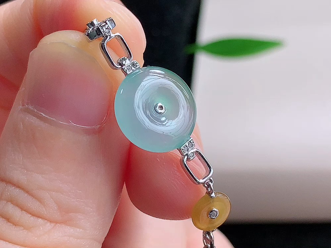 ️ 18K金伴钻平安扣手链，尺寸11.4-3.5mm，包A附证书