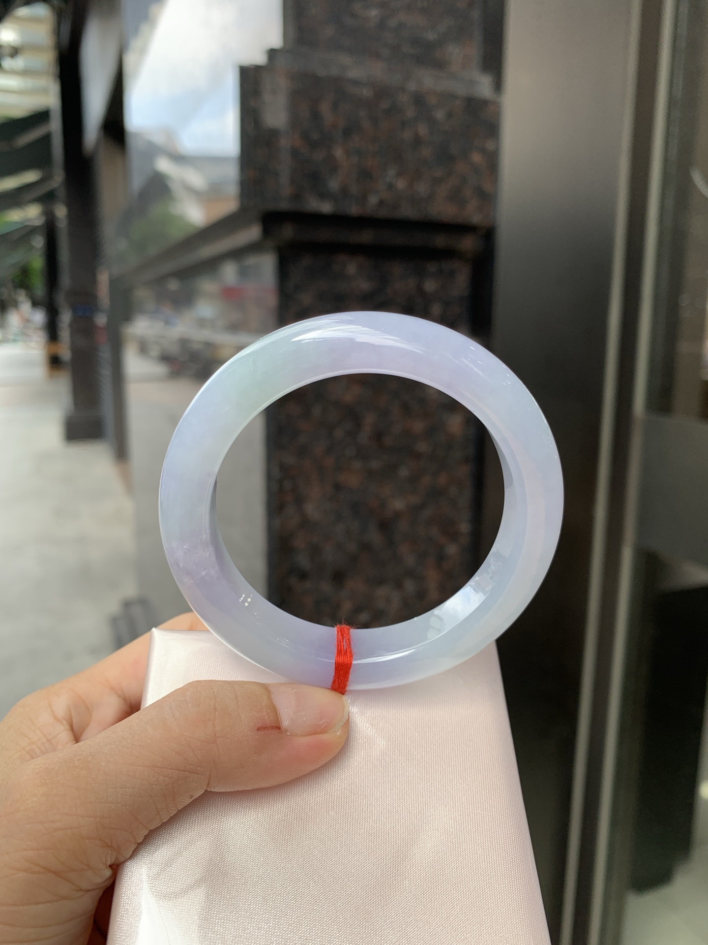 春彩正圈 56-9.3-11.3 0621-N930-3 打灯棉线，底妆水润，绿花色碰上梦幻般的春，像是融化了的春天，所有的美好交织在一起，让人心生宁静而淡淡的欢喜