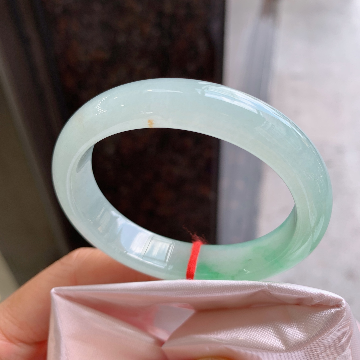 贵妃冰飘绿 有纹 尺寸：52/44/12/7.4 小圈口
