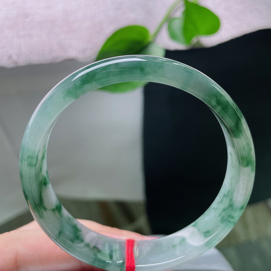 58.7/13.1/5.8，飘花正圈，水润，冰感好，贵气，优雅，灵动雅致，无裂，ss55177a