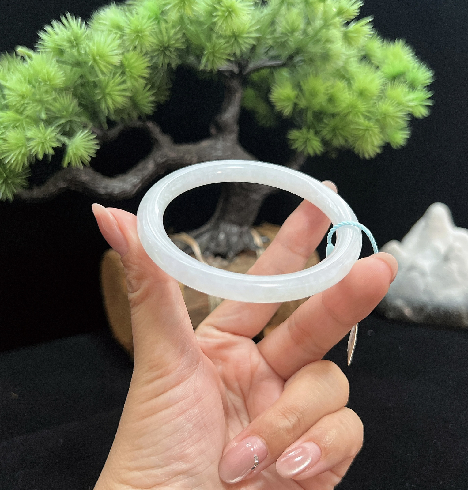 56圈口白月光圆条手镯