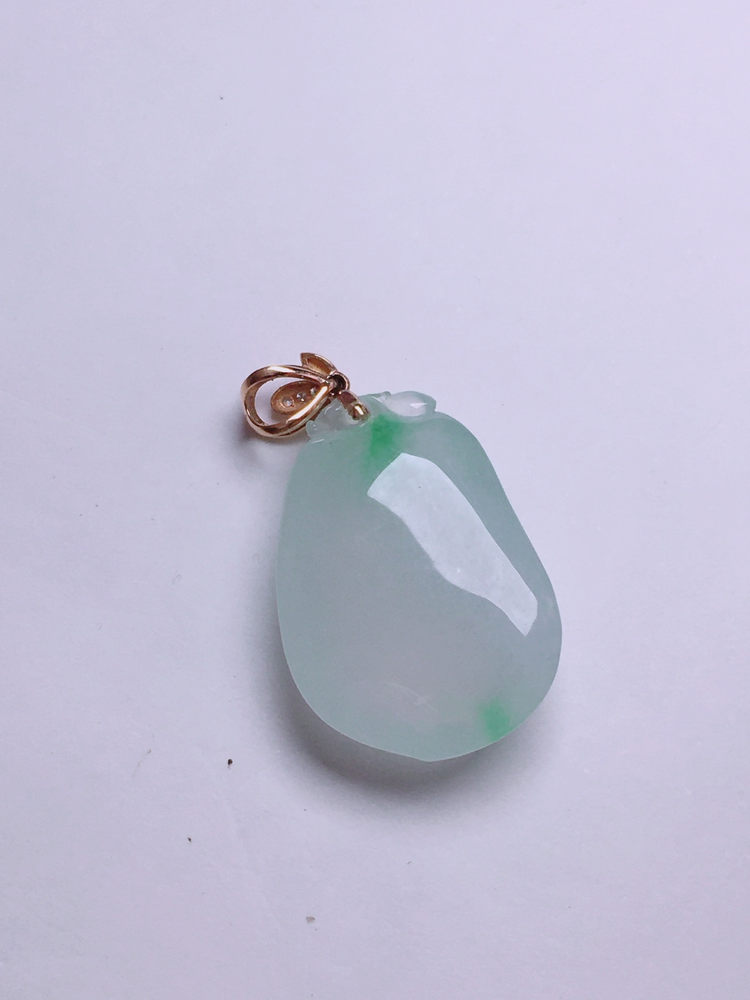 ️福瓜吊坠，晶莹剔透，新颖时尚，无裂，23-16-6.4