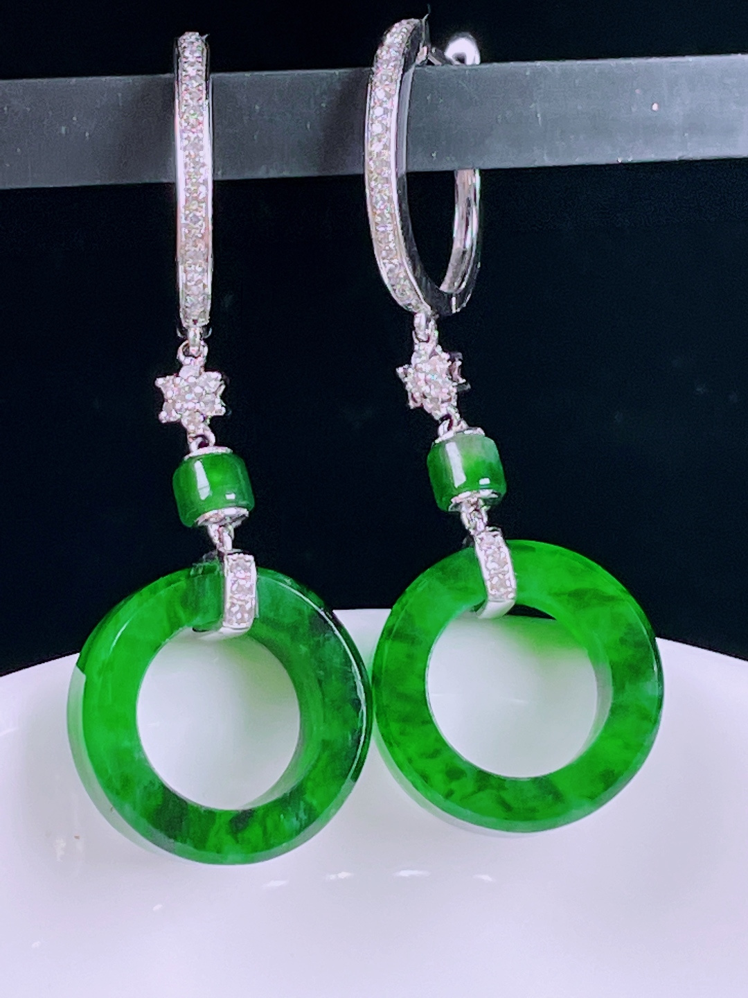 ️辣绿耳坠，老种起光，细底通透，尺寸：裸石14.5/4.2mm0621