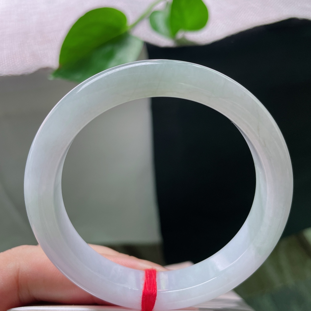 54.6/11.2/8.3，淡绿底正圈，清秀雅致，水头好，种老，干净，色线，ss55210a