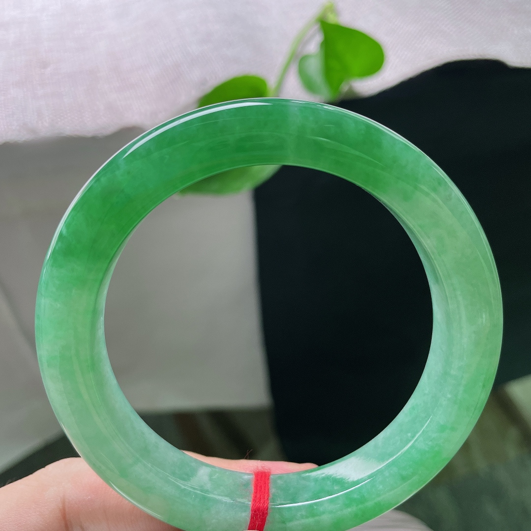 60.5/11.7/10.2绿底正圈，一点皮纹，ss53109a